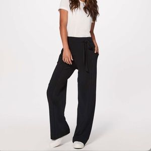 Lululemon Noir Pant Sz 8
